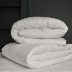 Essix Couettes Et Oreillers Bébé Et Enfant Couette Synthétique Tempérée Blanc 140x200 -Lits enfant Soldes couette synthetique temperee blanc 140x200 3